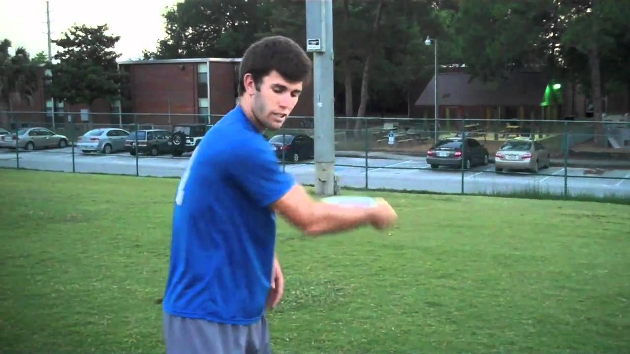how to throw a frisbee far and straight