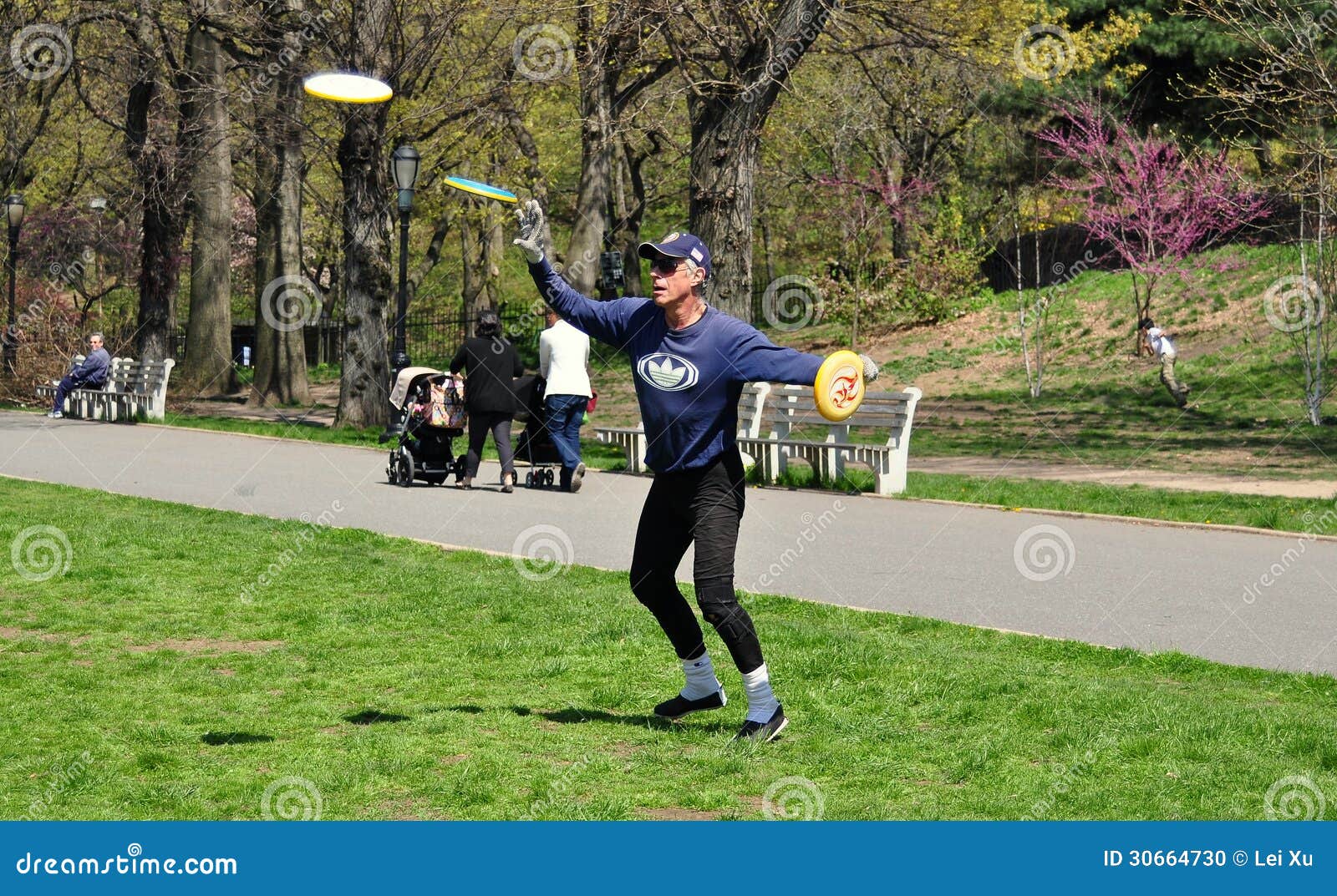 where can i buy a frisbee in nyc